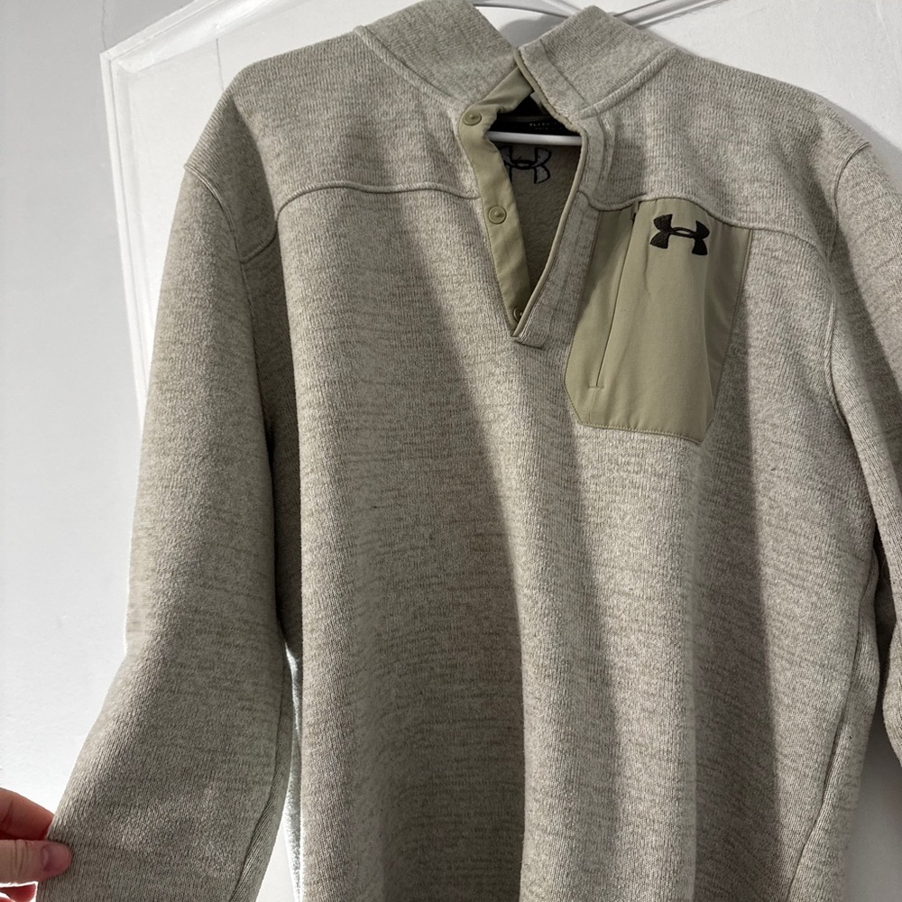 Under Armour Light Gray Pullover with Olive Pocket
